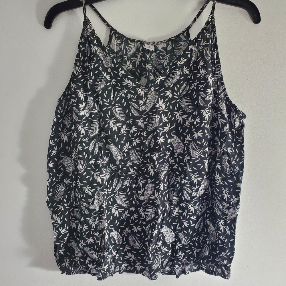 Black and White Old Navy Flowy Top